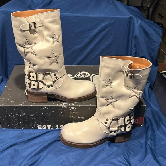 Dingo Cream Star Embellished Boots - Picture 3 of 6